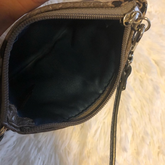 Coach classic C pattern faux snake wristlet - Picture 7 of 11